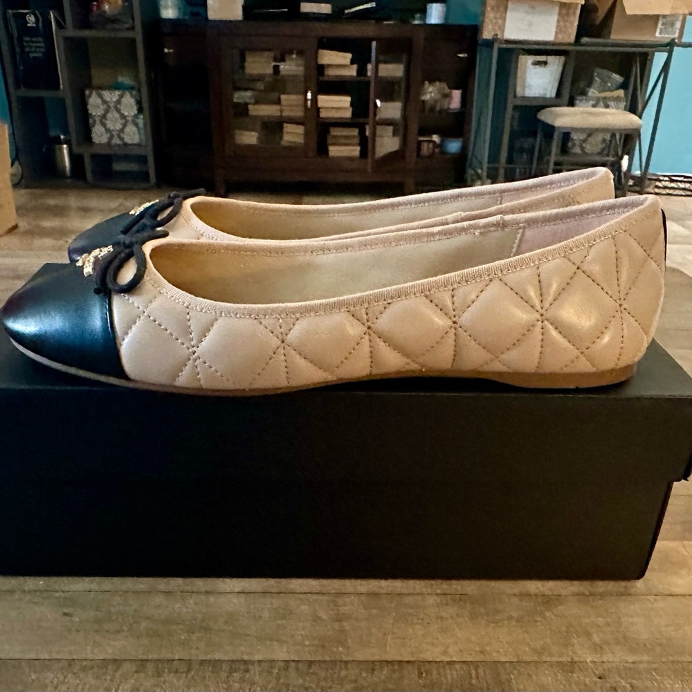 Coach Genuine Leather Allyson Quilted Ballet Flats Size 10 - Picture 3 of 16